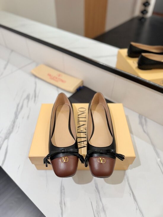 Valentino Garavani Shoes - Valentino VLogo Bow Ballet Flats